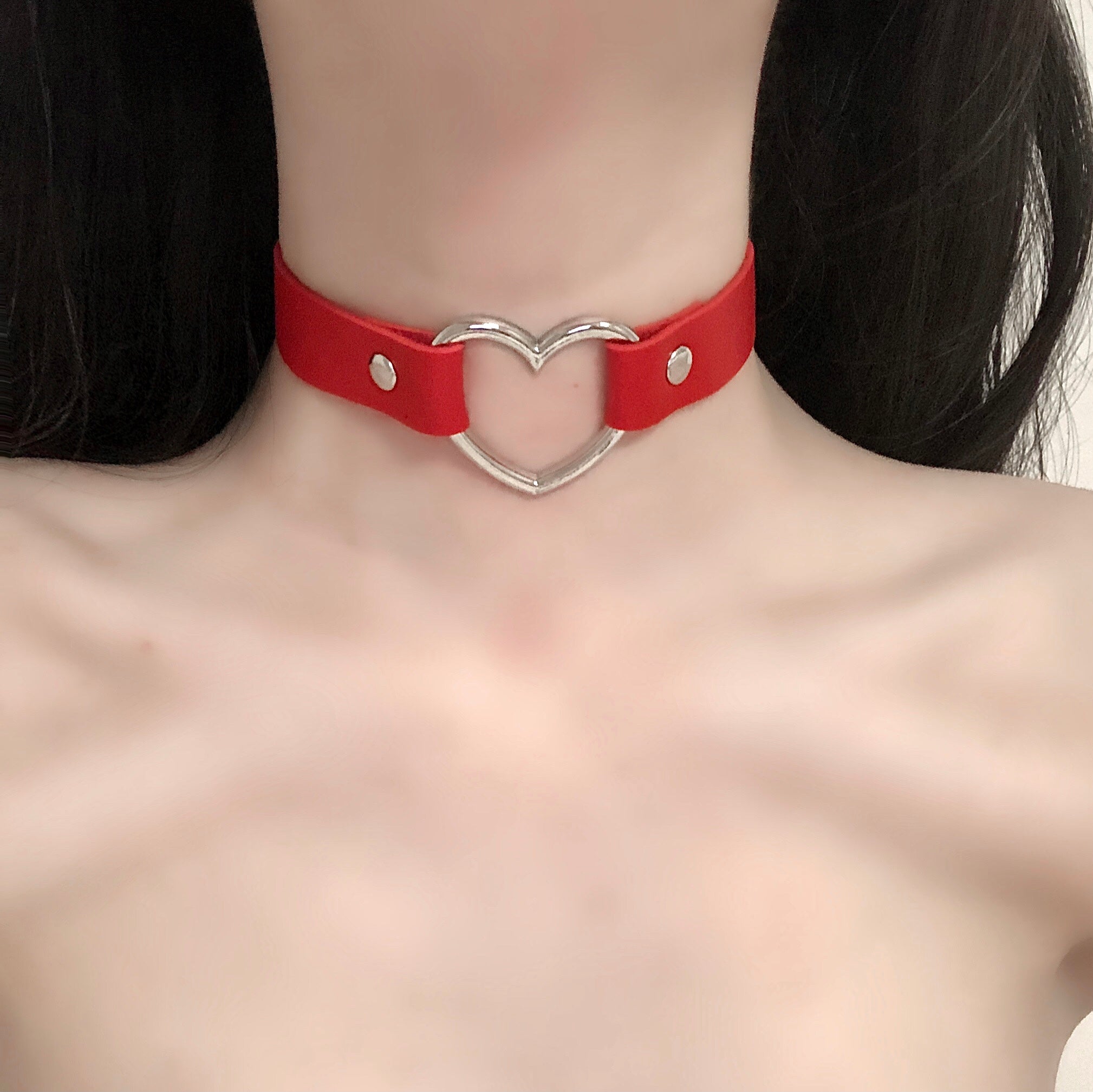 Adjustable Heart Leather Choker Necklace for Women in Red