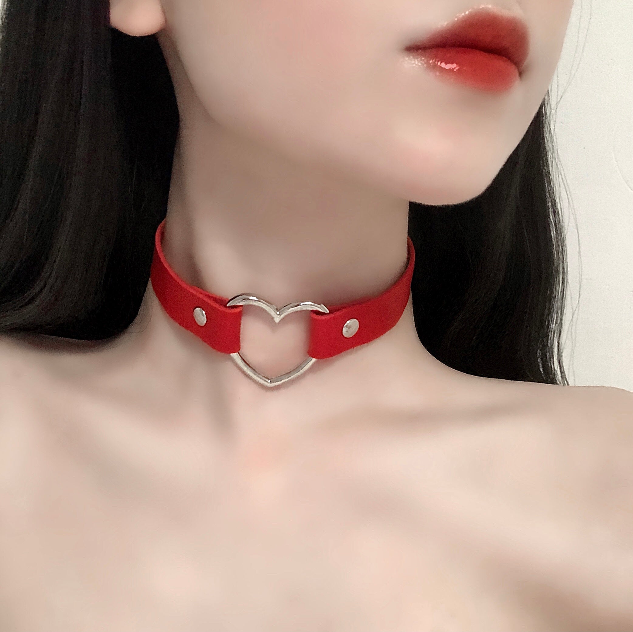 Adjustable Heart Leather Choker Necklace for Women in Red